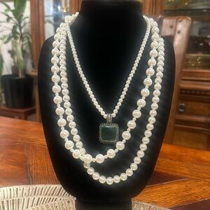 Faux pearl Necklace